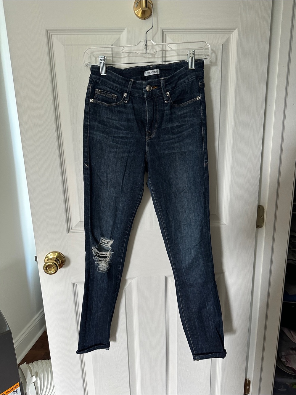 Good American Good Legs Dark Indigo Skinny Jeans with Distressed Knee